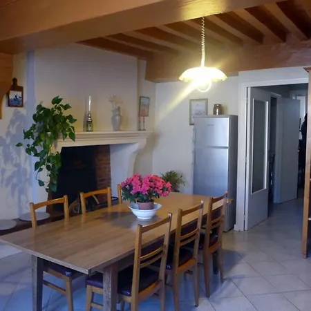 Holiday home Spacieux Renove Avec Jardin Clos, 4 Chambres, Garage, Proche De Chaumont. - Fr-1-611-1
