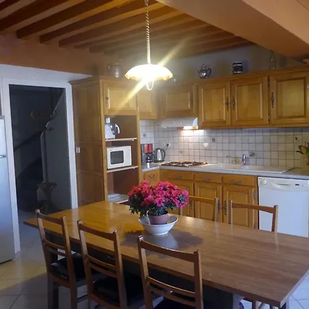 Spacieux Renove Avec Jardin Clos, 4 Chambres, Garage, Proche De Chaumont. - Fr-1-611-1 Holiday home *